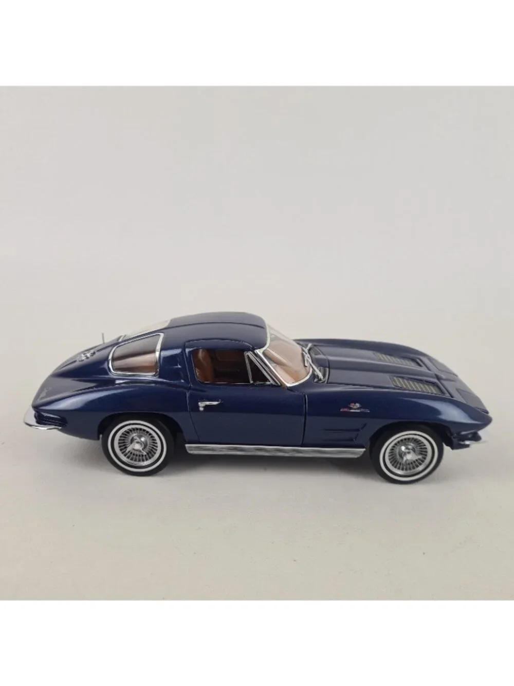 Franklin Mint 1963 Corvette Sting Ray Z06 Fiberglass 1:24 Die Cast B11ZU53